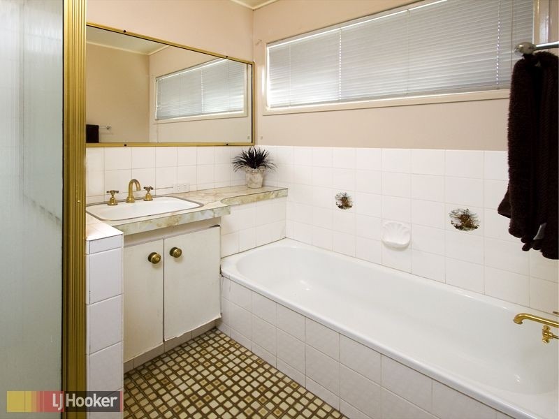 53 Folkstone Ave, Albany Creek QLD 4035