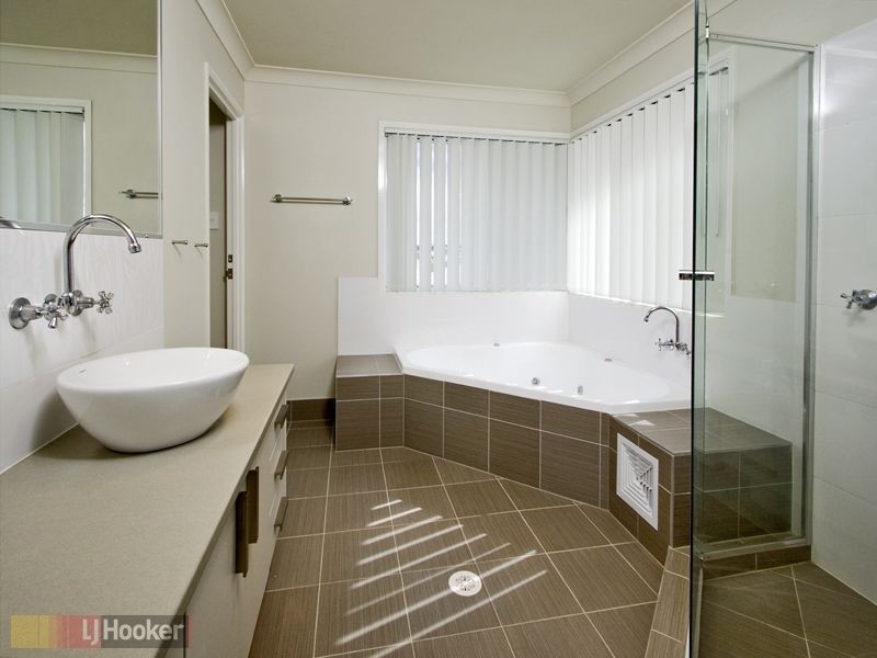 Warner QLD 4500