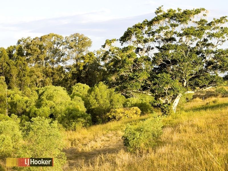 18 Hacker Road, Cashmere QLD 4500