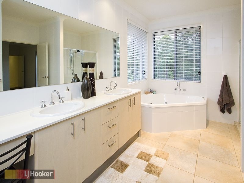 15 Bramwell Court, Cashmere QLD 4500