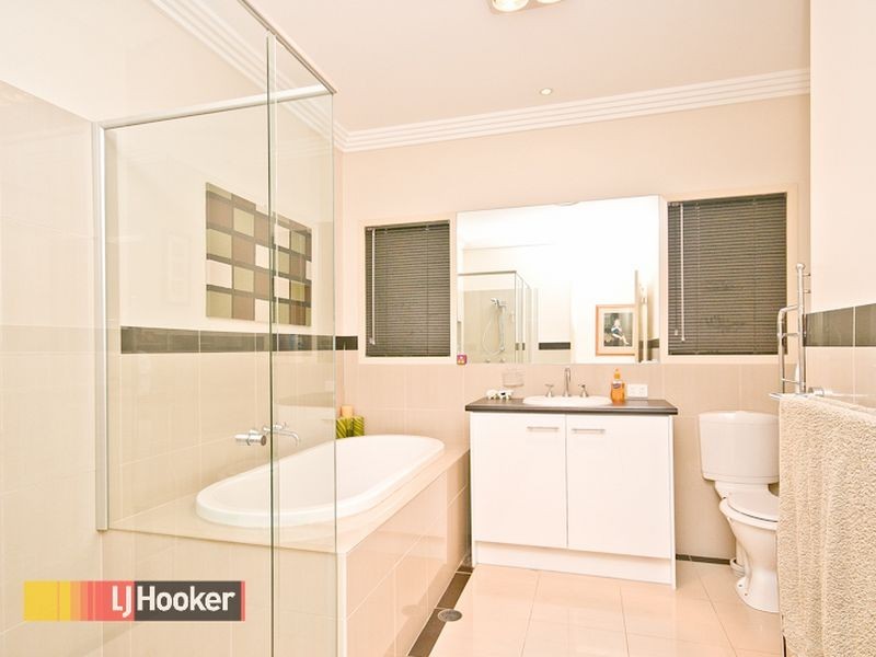 19 Brigadoon Crescent, Eatons Hill QLD 4037