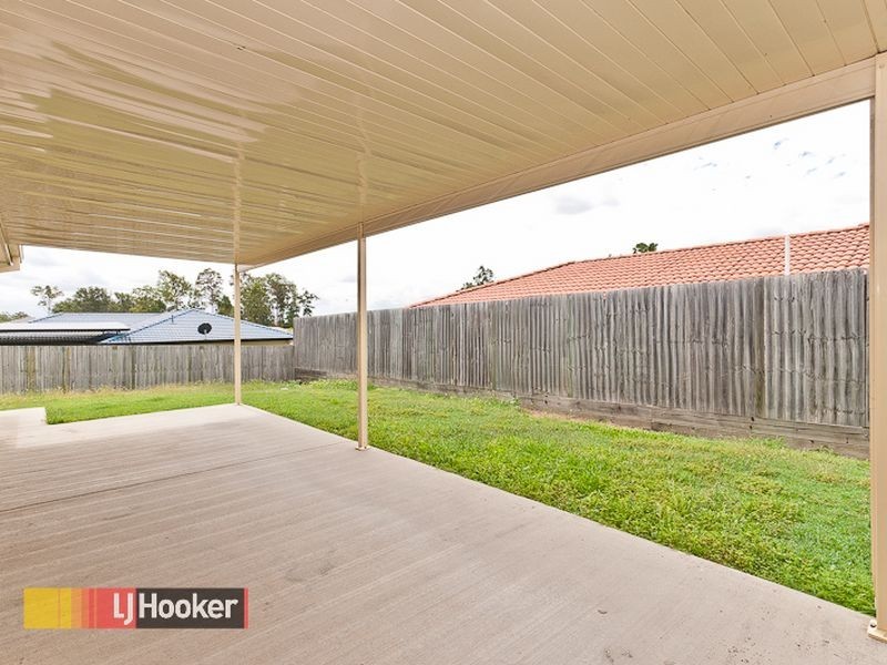 8 Hazelnut Close, Warner QLD 4500