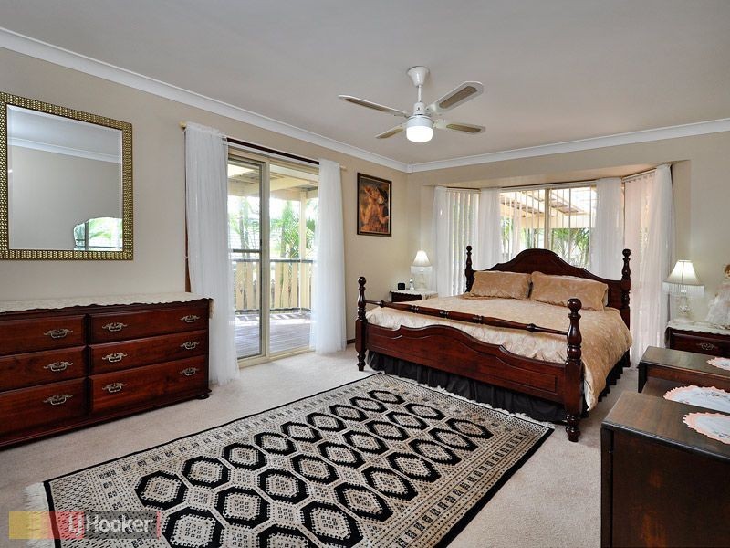 17 Oakmont Crescent, Albany Creek QLD 4035