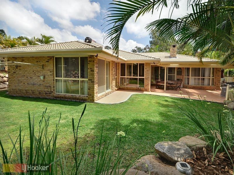 17 Oakmont Crescent, Albany Creek QLD 4035