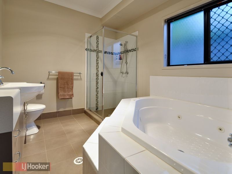 8 Katelyn Court, Cashmere QLD 4500