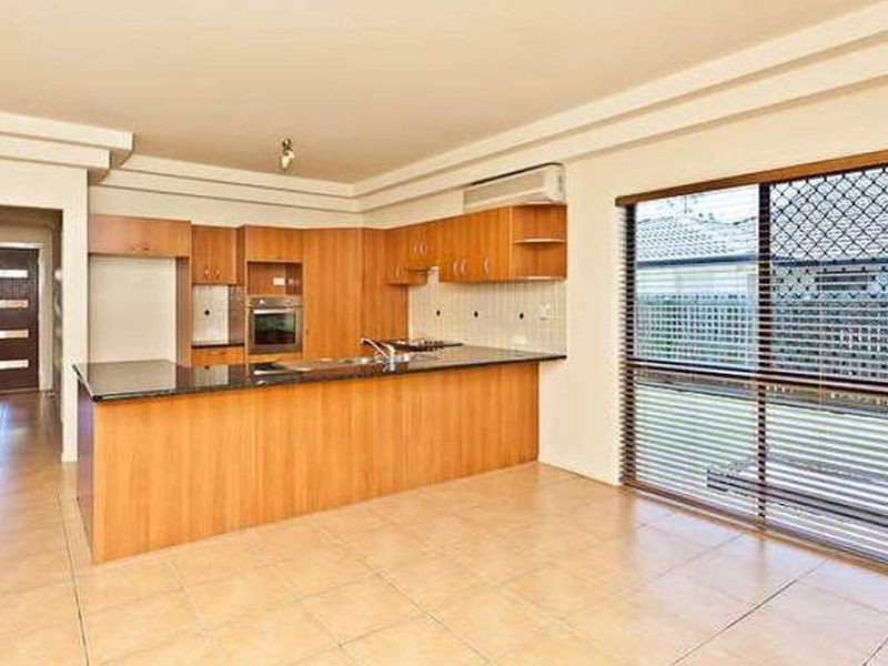 7 King Parrot Court, Cashmere QLD 4500