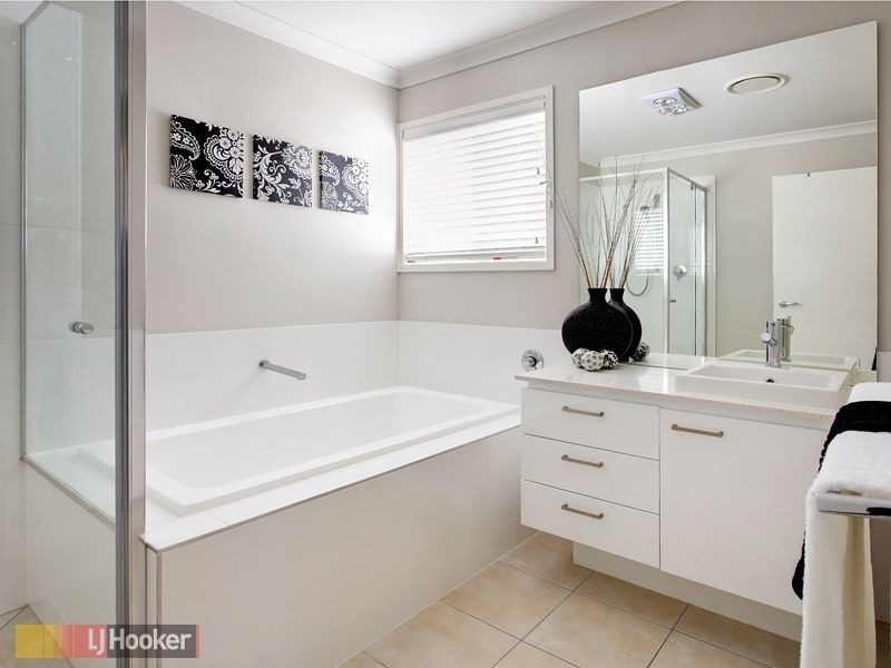 21 Brigadoon Crescent, Eatons Hill QLD 4037