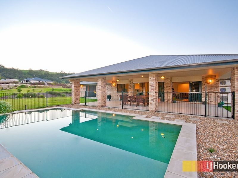 7 Wessling  Close, Cashmere QLD 4500