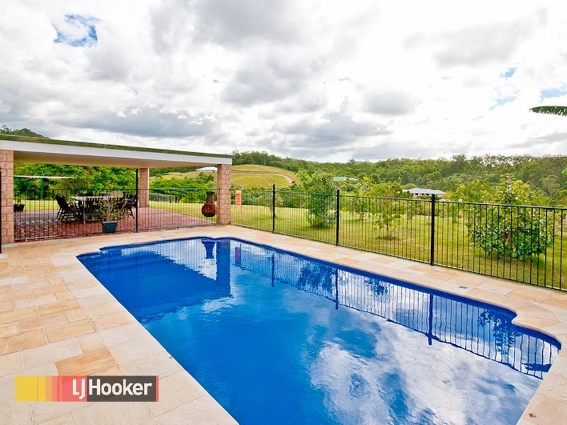 4 Brownlow Court, Cashmere QLD 4500