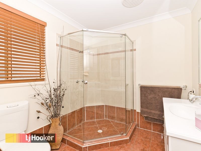 4 Brownlow Court, Cashmere QLD 4500