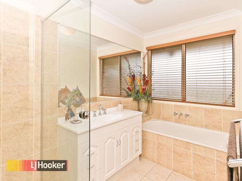 4 Brownlow Court, Cashmere QLD 4500