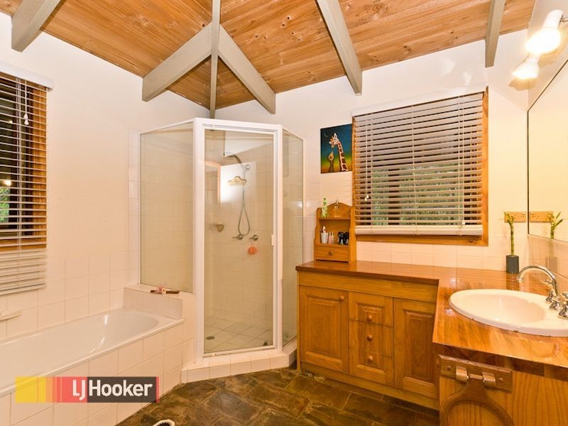 11 Mccartney Court, Cashmere QLD 4500