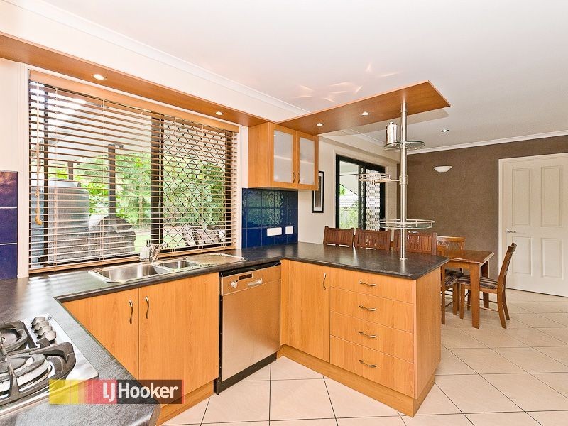 6 Lindfield Dr, Petrie QLD 4502