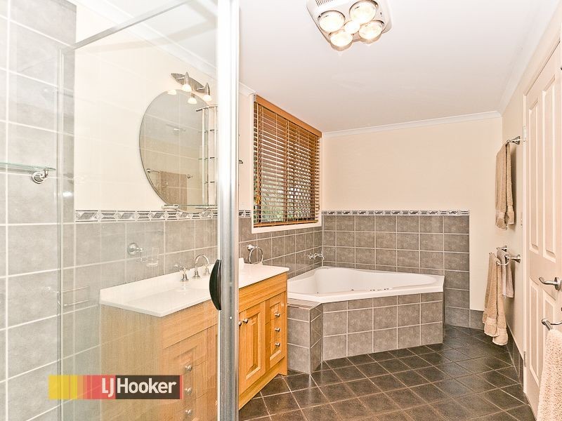 6 Lindfield Dr, Petrie QLD 4502