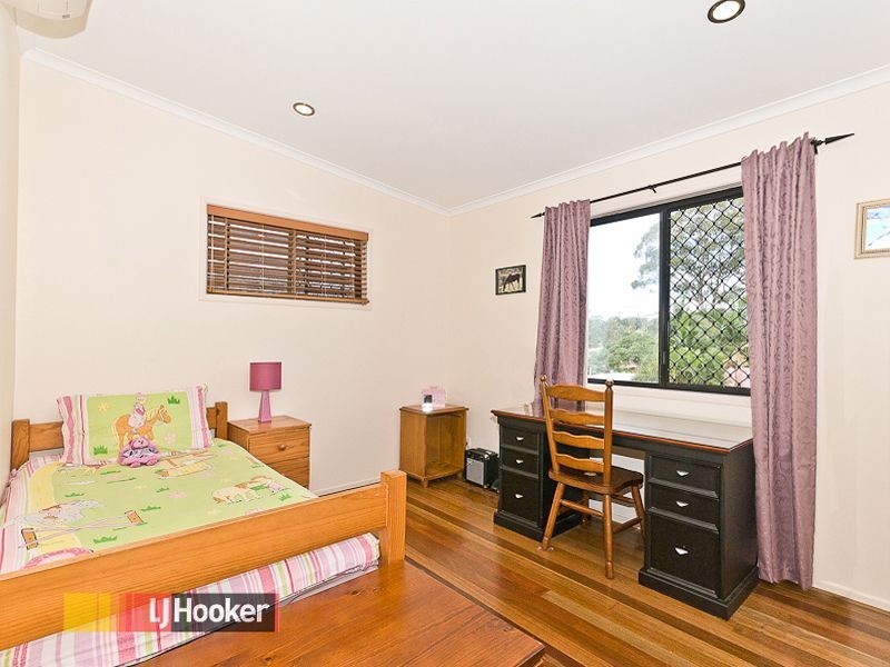 6 Lindfield Dr, Petrie QLD 4502