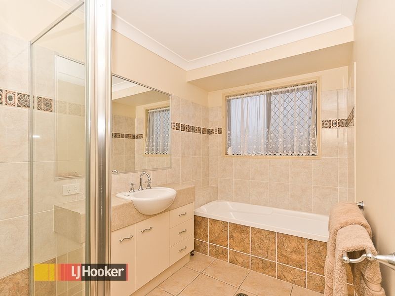 80 Hayward Ave, Cashmere QLD 4500