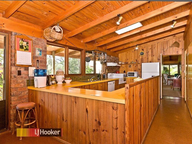 27 Fischle Rd, Cashmere QLD 4500