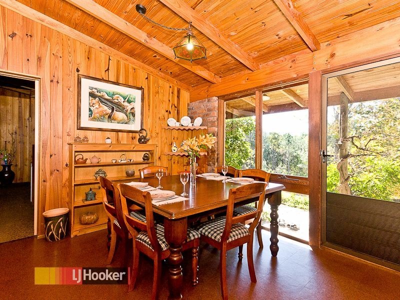 27 Fischle Rd, Cashmere QLD 4500