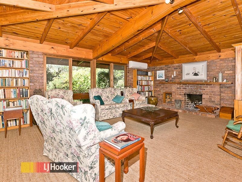 27 Fischle Rd, Cashmere QLD 4500