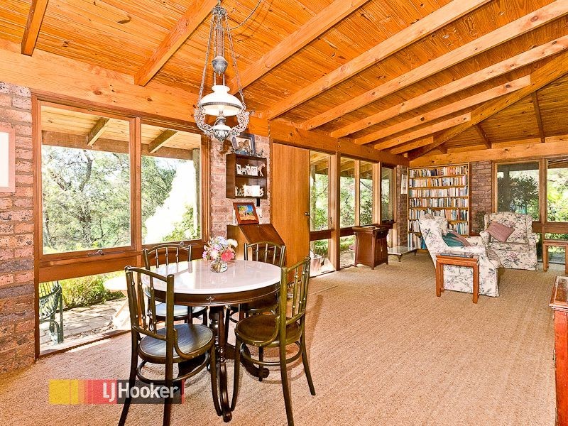 27 Fischle Rd, Cashmere QLD 4500