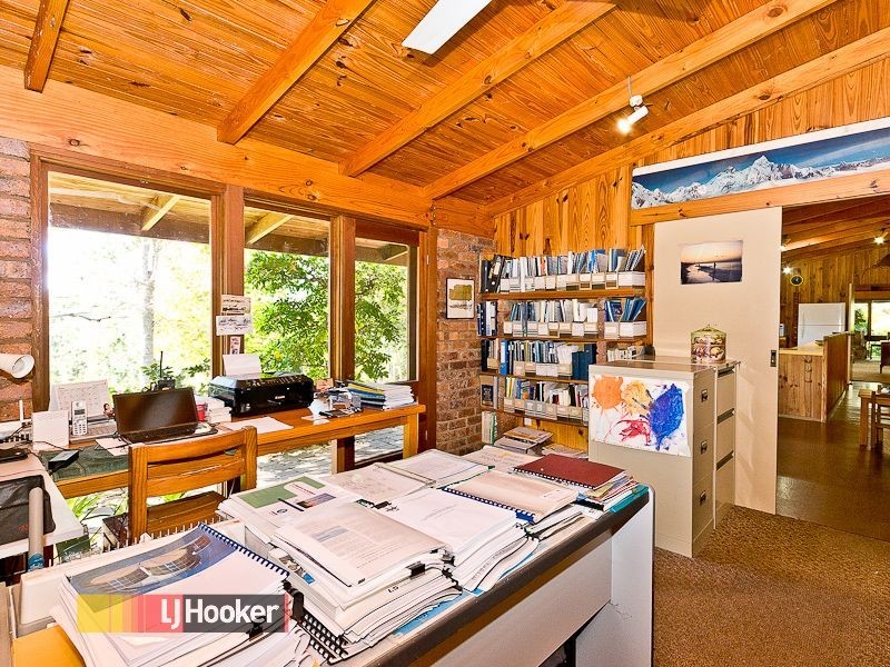 27 Fischle Rd, Cashmere QLD 4500