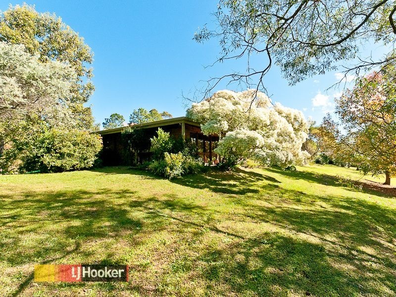 27 Fischle Rd, Cashmere QLD 4500