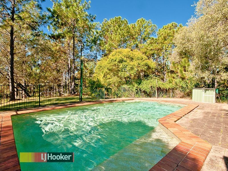 27 Fischle Rd, Cashmere QLD 4500