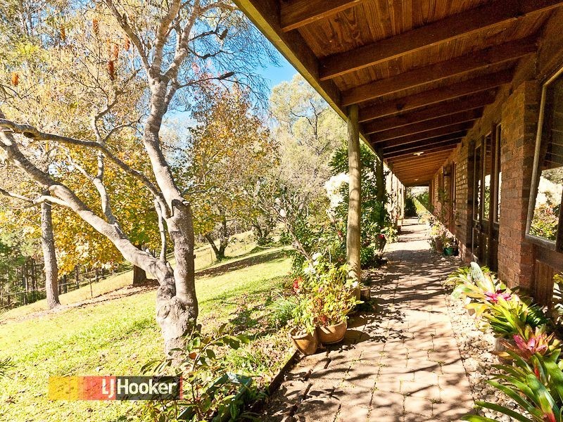 27 Fischle Rd, Cashmere QLD 4500