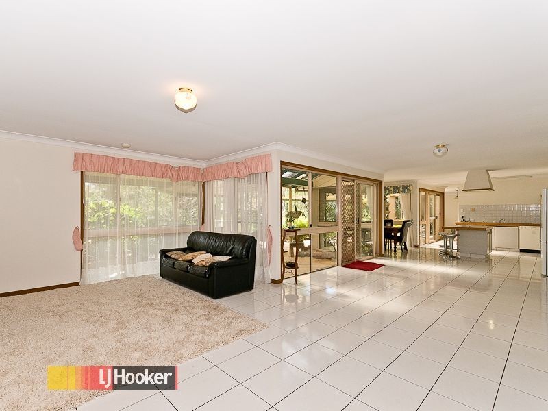 5 Hidden Valley Drive, Eatons Hill QLD 4037