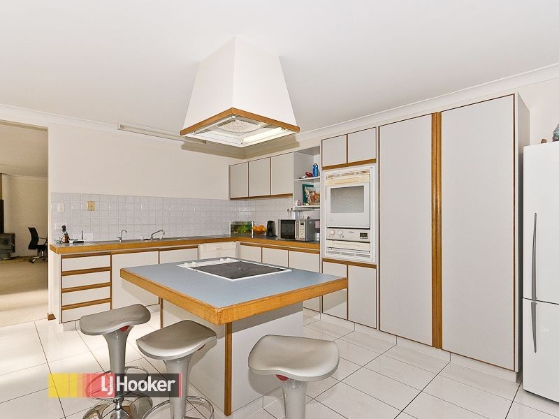 5 Hidden Valley Drive, Eatons Hill QLD 4037