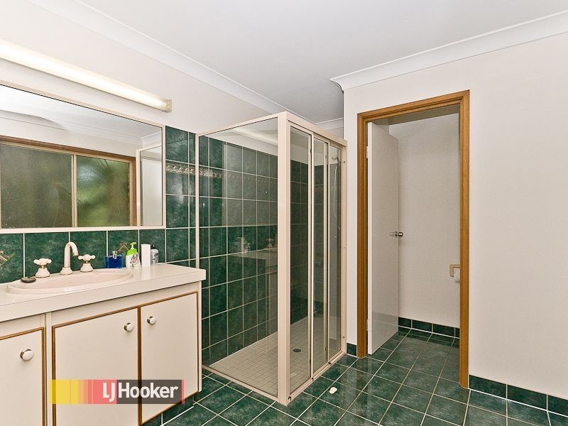 5 Hidden Valley Drive, Eatons Hill QLD 4037