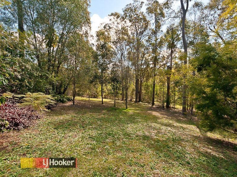 5 Hidden Valley Drive, Eatons Hill QLD 4037
