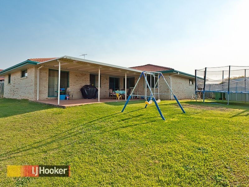 9 Boondooma Circuit, Albany Creek QLD 4035