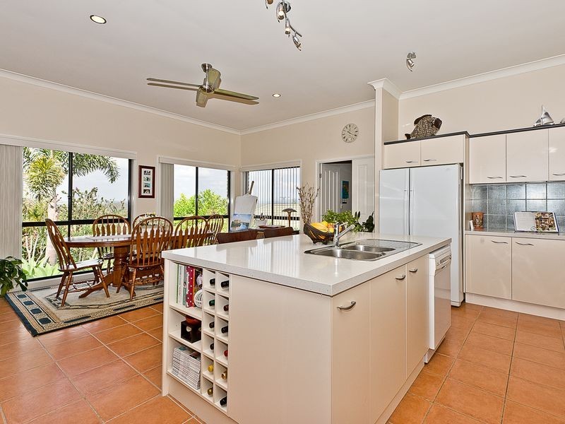 60 Affleck Avenue, Petrie QLD 4502