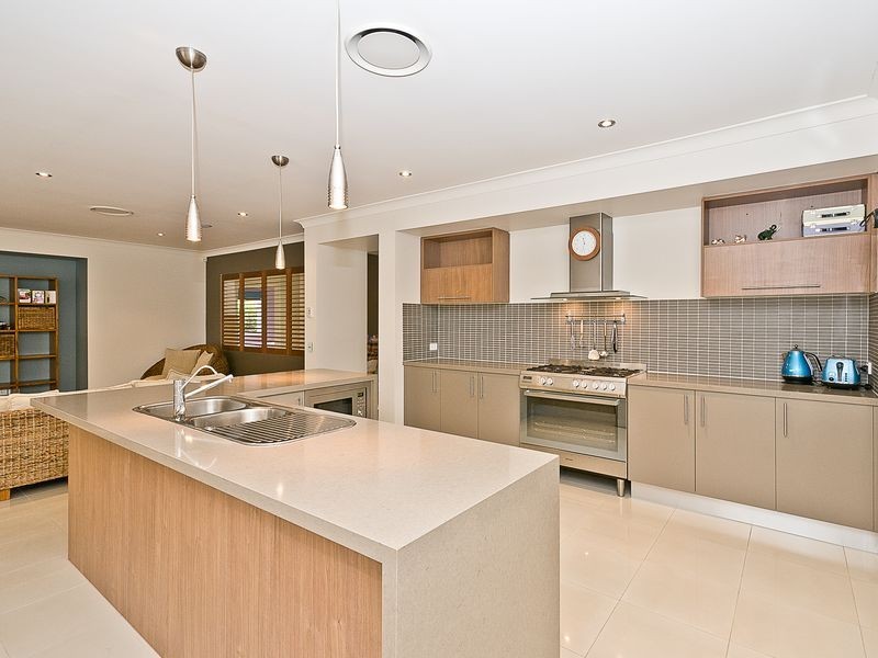 4 Kipfler Lane, Warner QLD 4500