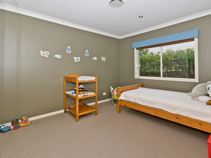 4 Kipfler Lane, Warner QLD 4500