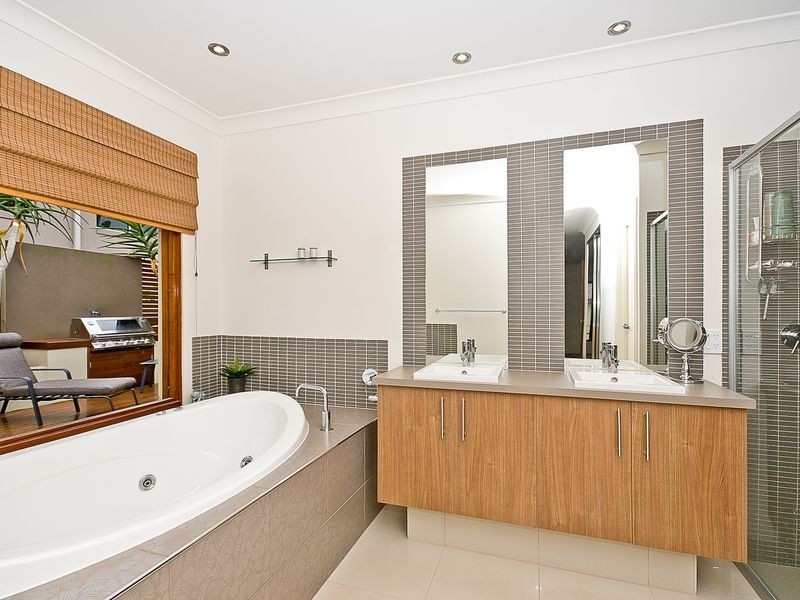 4 Kipfler Lane, Warner QLD 4500