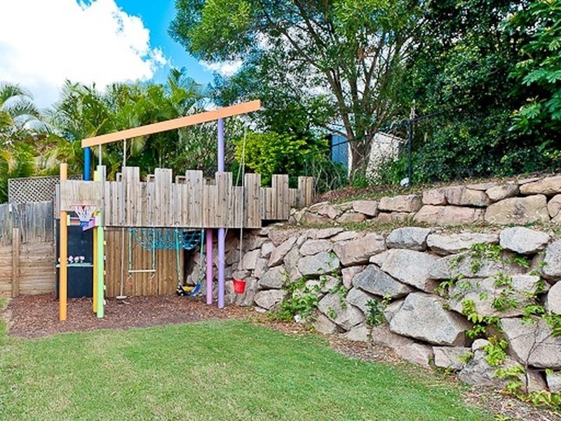 11 Paulette Court, Cashmere QLD 4500