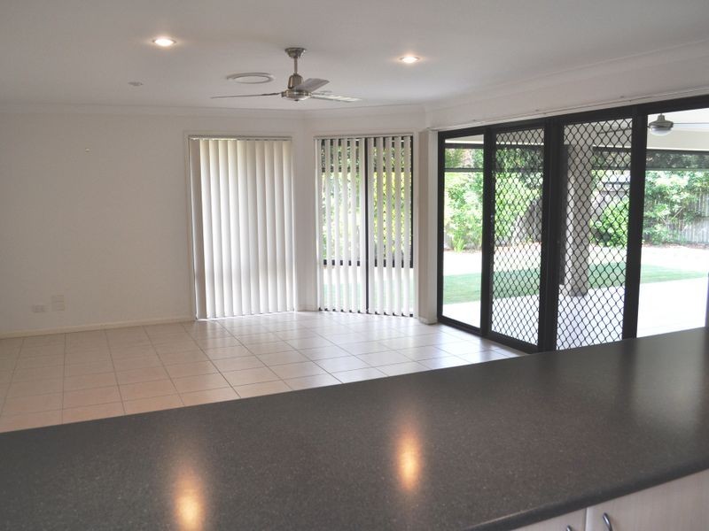 27 Franzin Drive, Cashmere QLD 4500