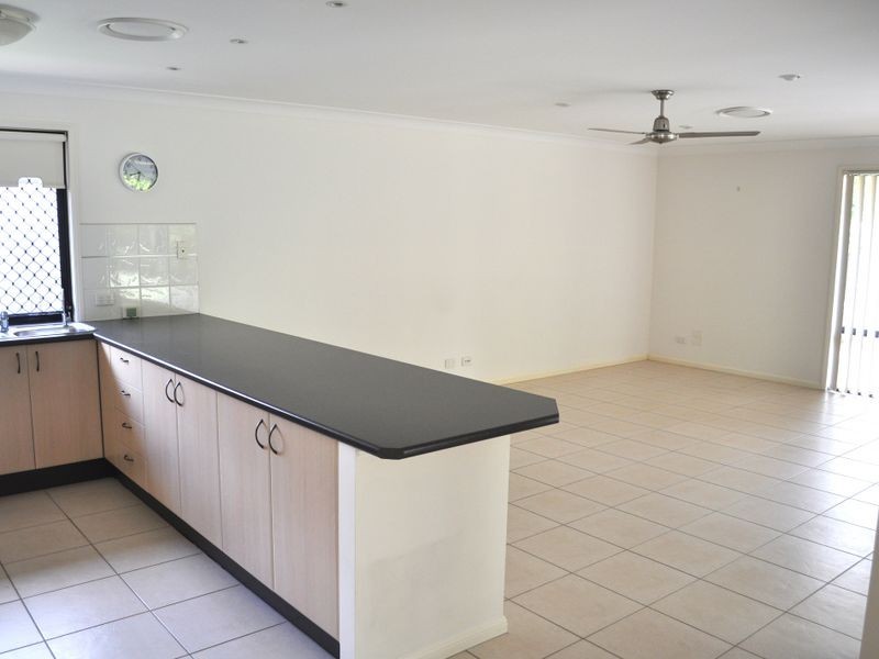 27 Franzin Drive, Cashmere QLD 4500