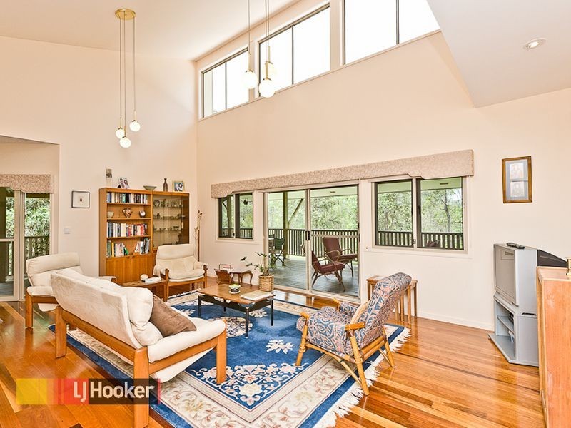 5 Liuda Court, Samford Valley QLD 4520