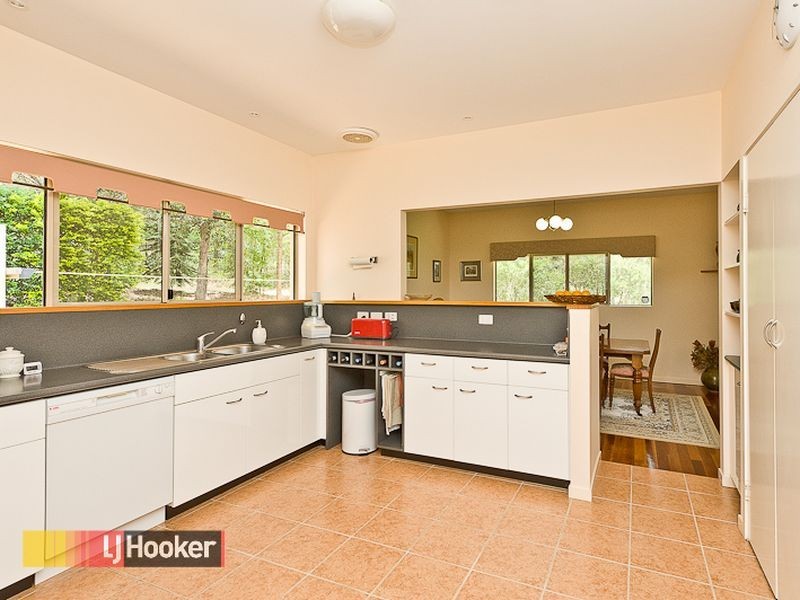 5 Liuda Court, Samford Valley QLD 4520