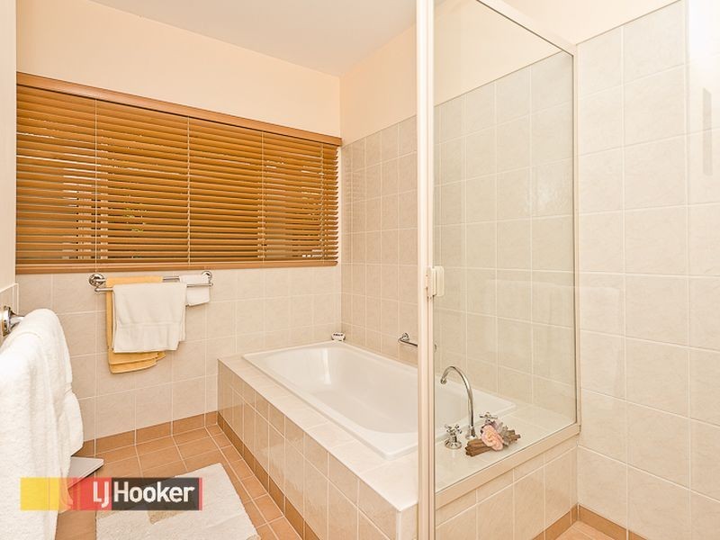 5 Liuda Court, Samford Valley QLD 4520