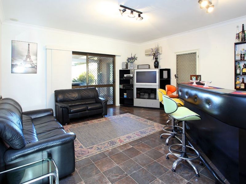 6 Mayflower Street, Warner QLD 4500