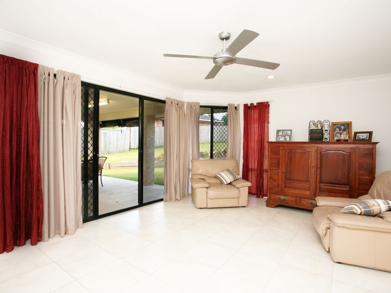 8 Mahaffey Crt, Cashmere QLD 4500