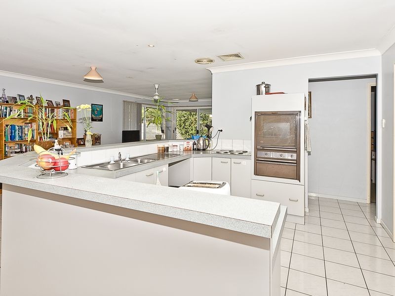 6 Pete Court, Lawnton QLD 4501