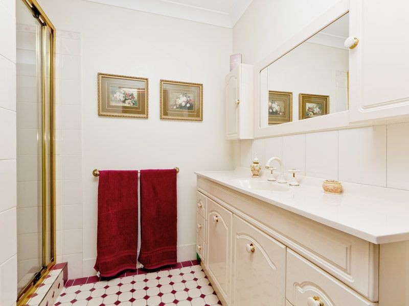 17 Sarow Drive, Warner QLD 4500