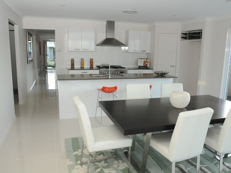 5 Perrins Close, Warner QLD 4500