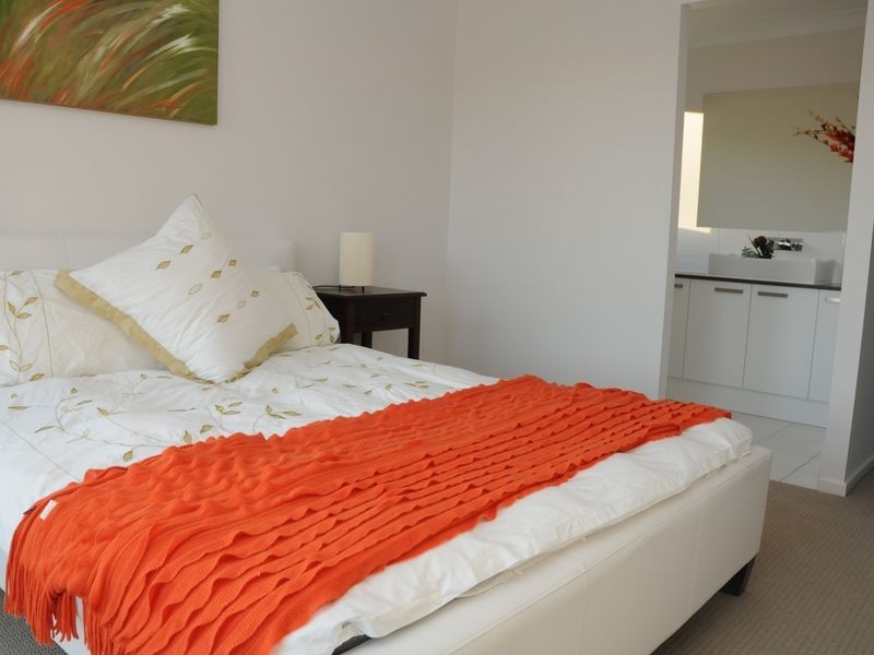5 Perrins Close, Warner QLD 4500