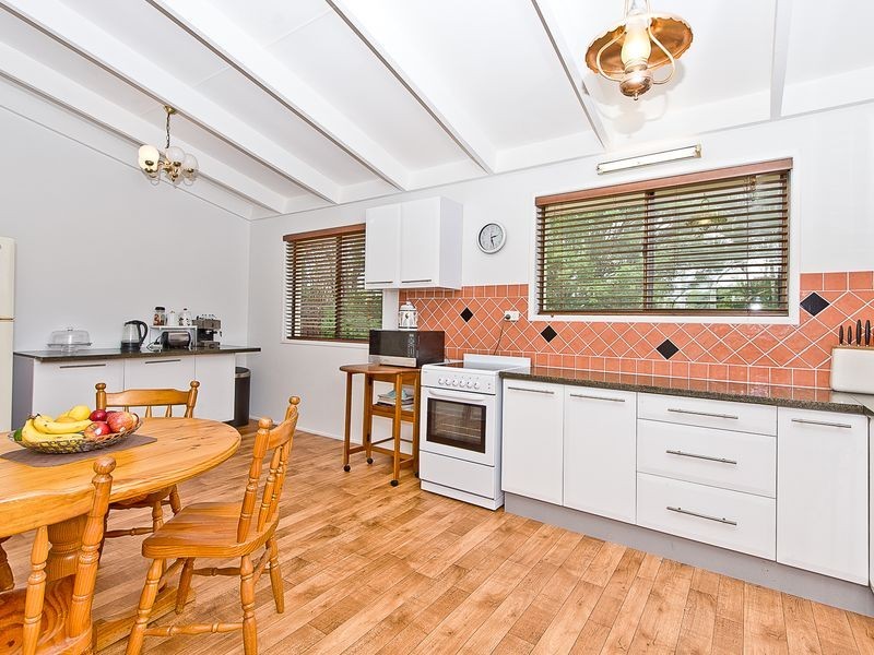 2 Bodiam Court, Strathpine QLD 4500